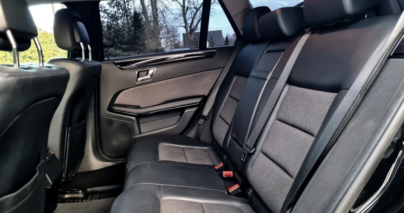 Mercedes-Benz Klasa E cena 45900 przebieg: 197000, rok produkcji 2010 z Andrychów małe 436